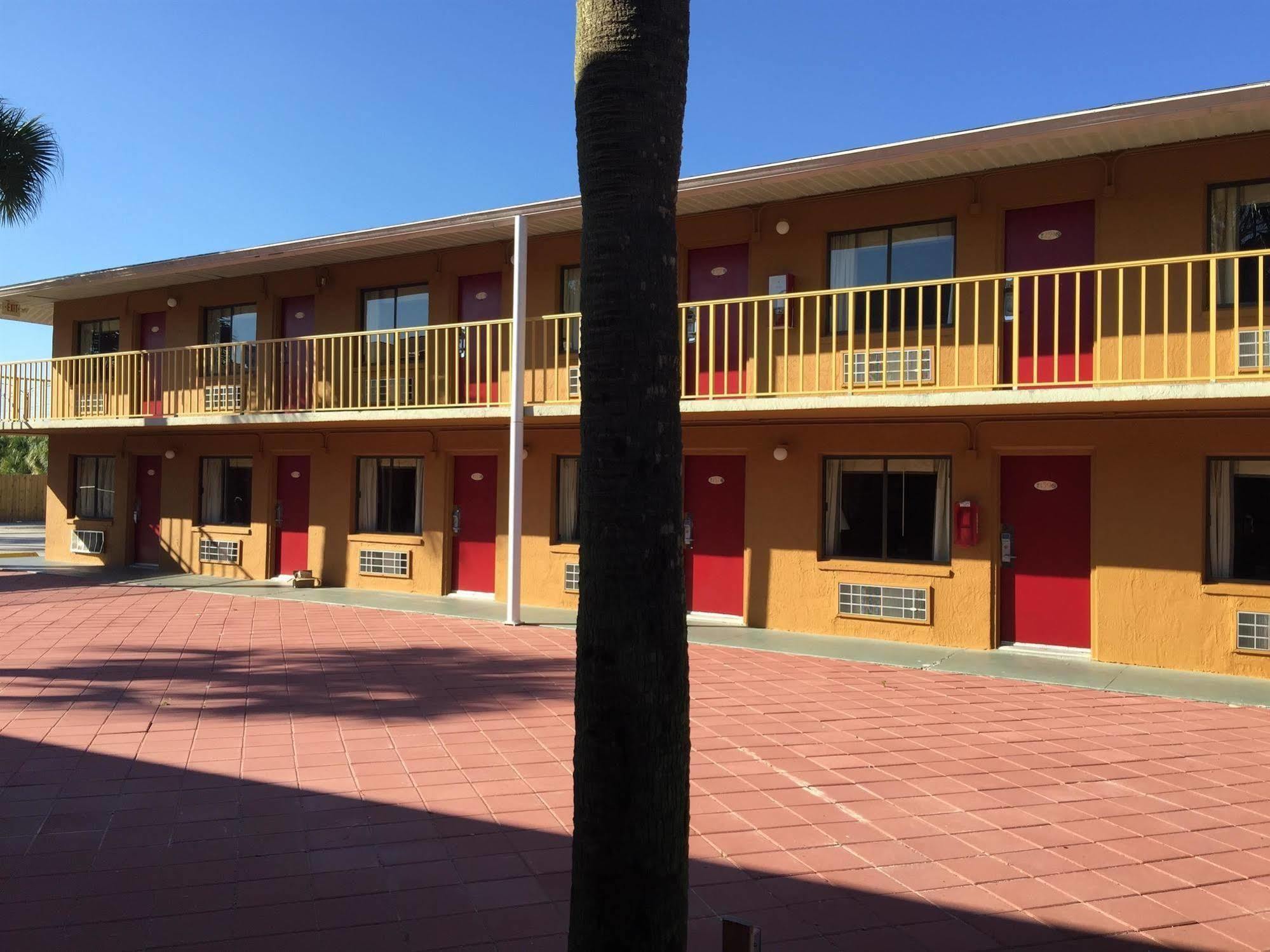 Country Hearth Inn- Kissimmee Exterior foto