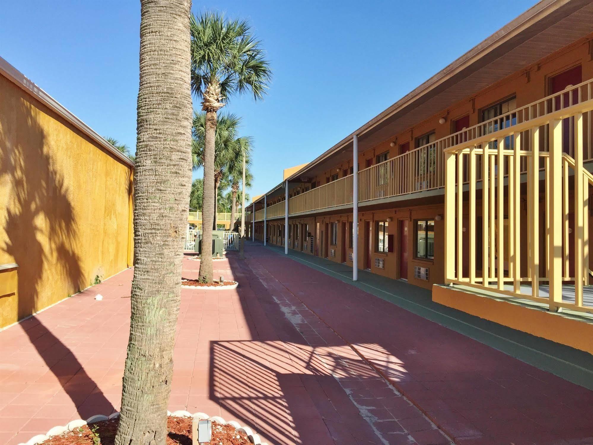 Country Hearth Inn- Kissimmee Exterior foto